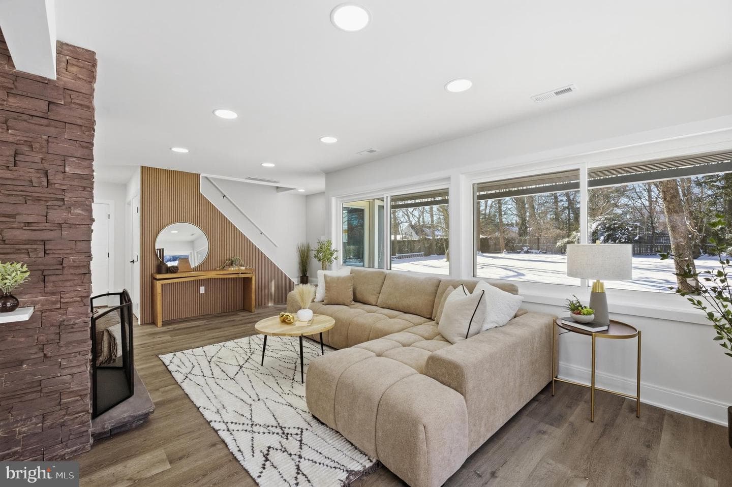 8004 Gladstone Road photo 56