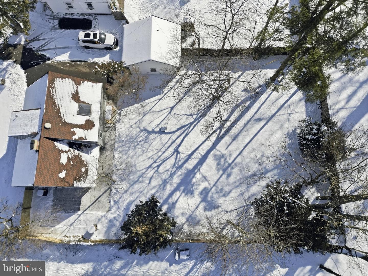 8004 Gladstone Road photo 58