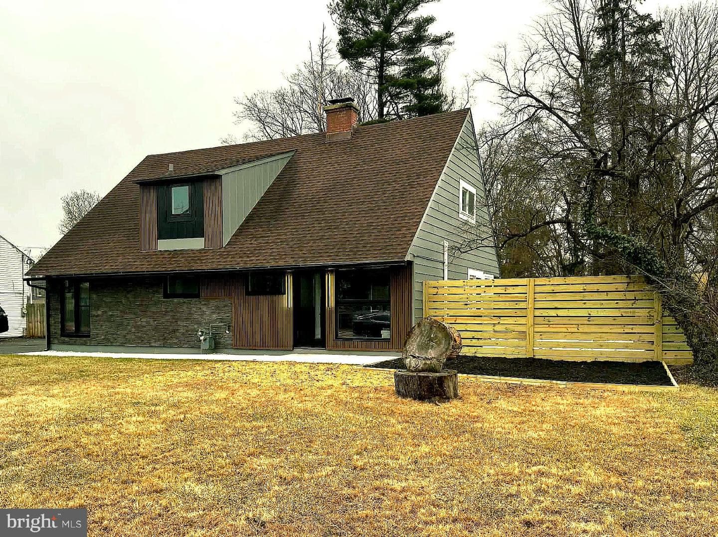 8004 Gladstone Road photo 67