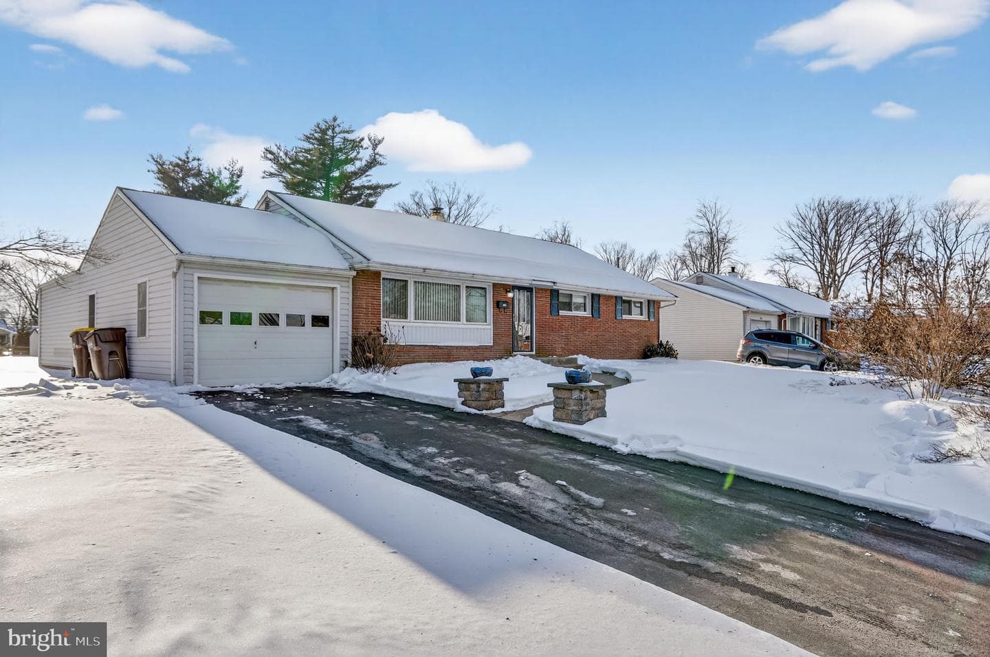 537 Sherwood Lane photo 2