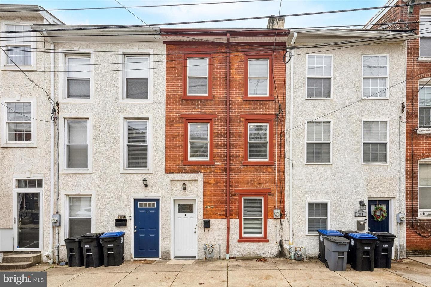 313 E Hector Street photo 1