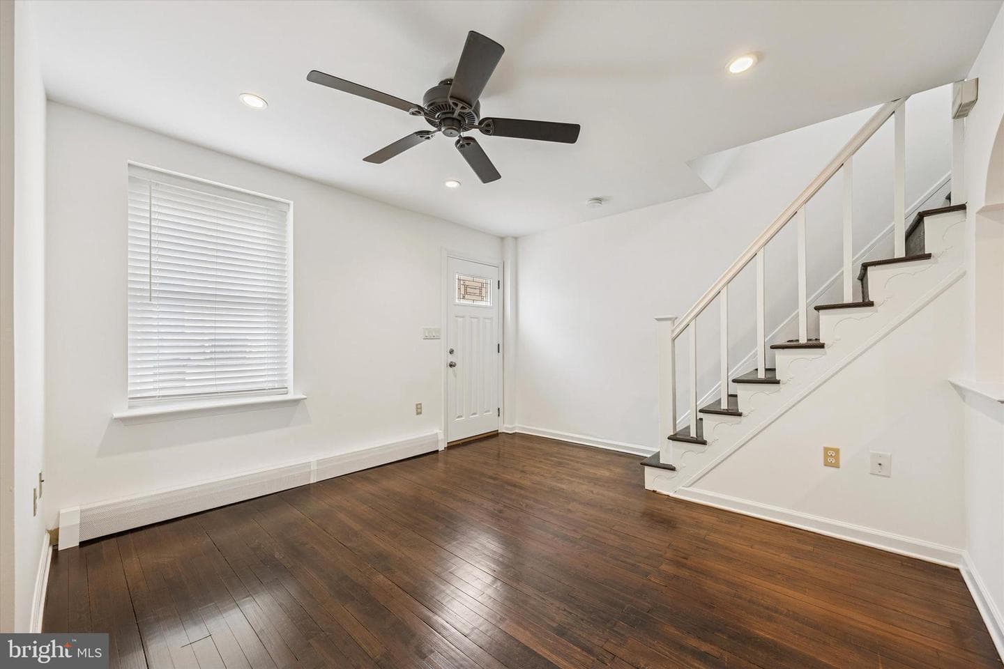 313 E Hector Street photo 3