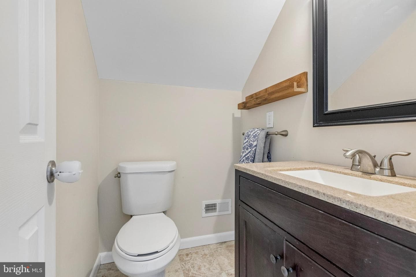 747 Tennis Avenue photo 21