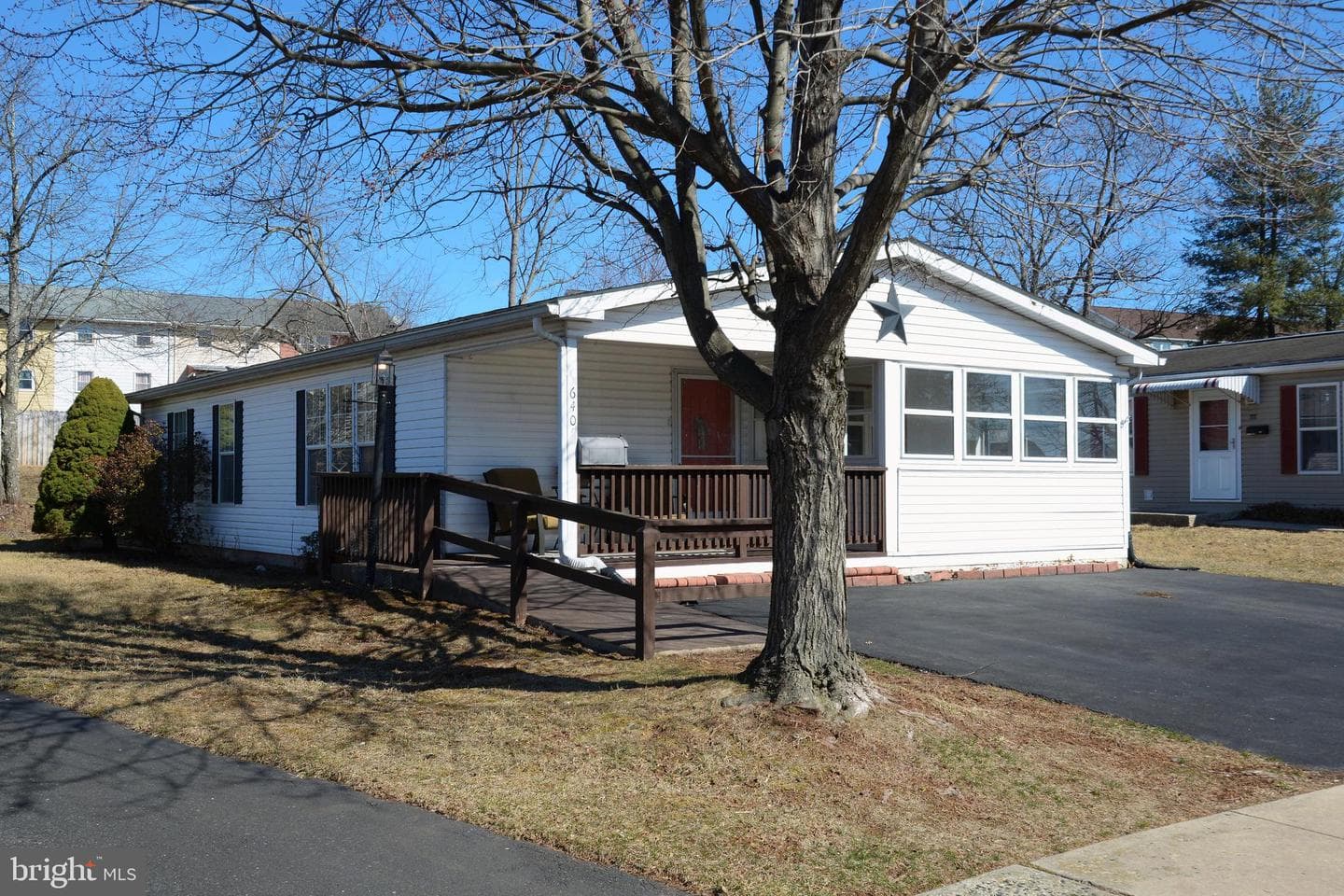 640 Apple Street photo 3