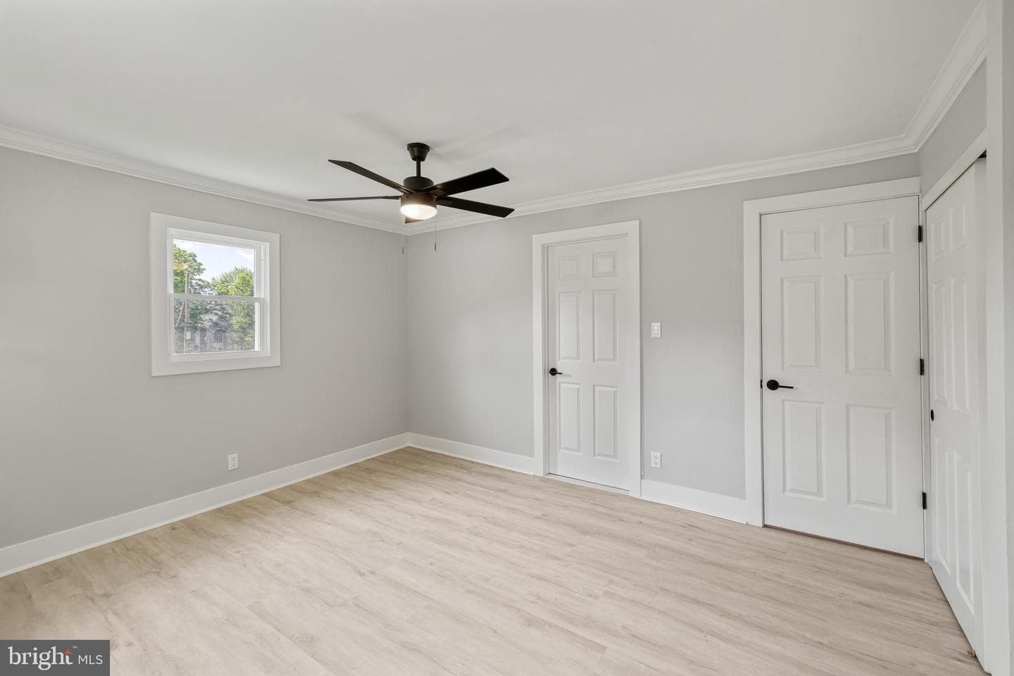 15 Henry Avenue photo 12