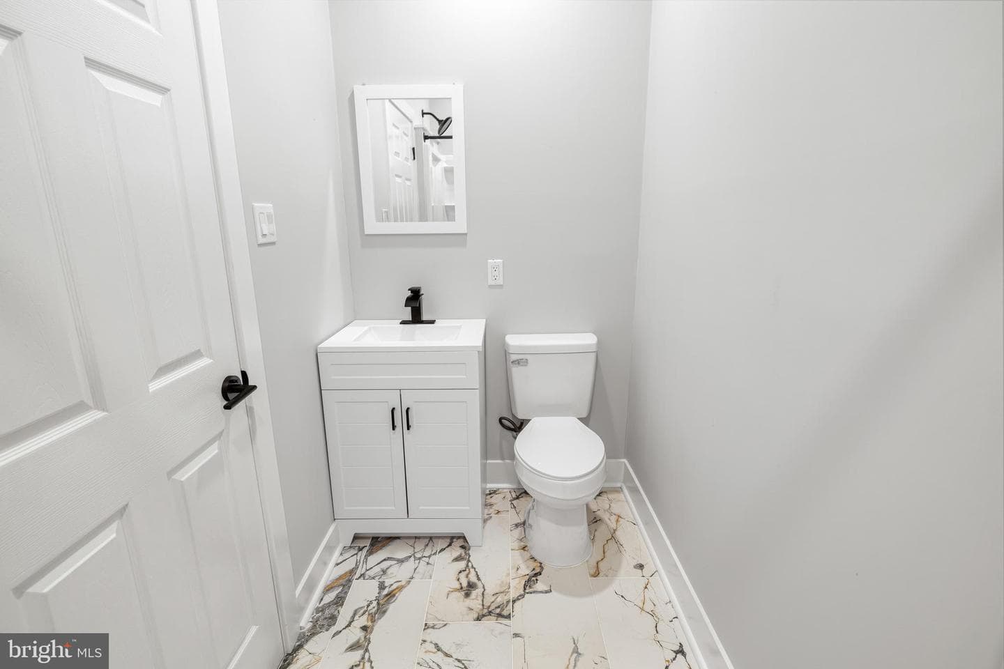 15 Henry Avenue photo 20