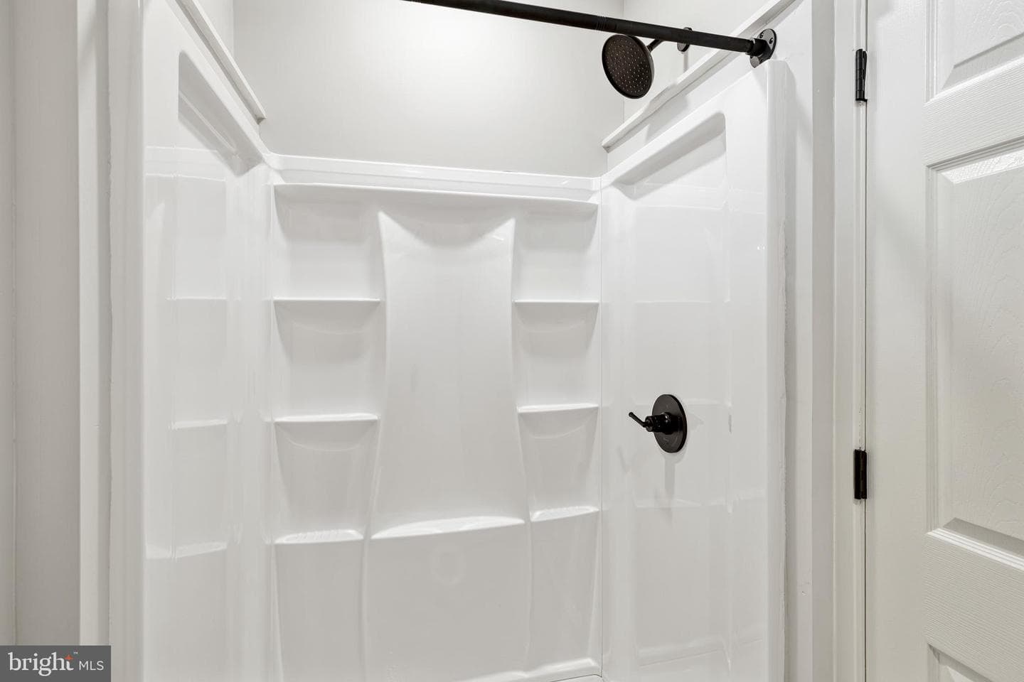 15 Henry Avenue photo 21