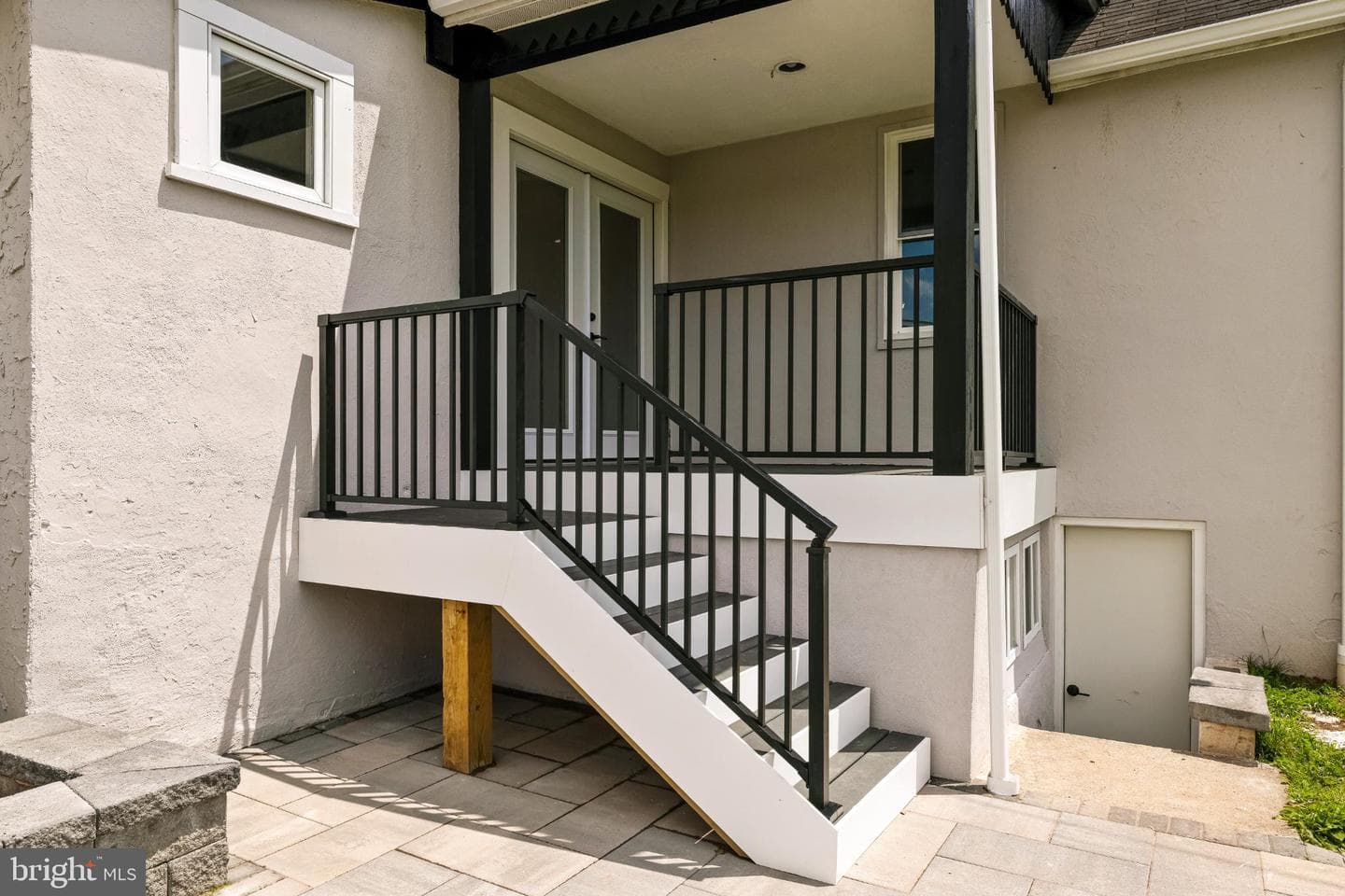 15 Henry Avenue photo 26