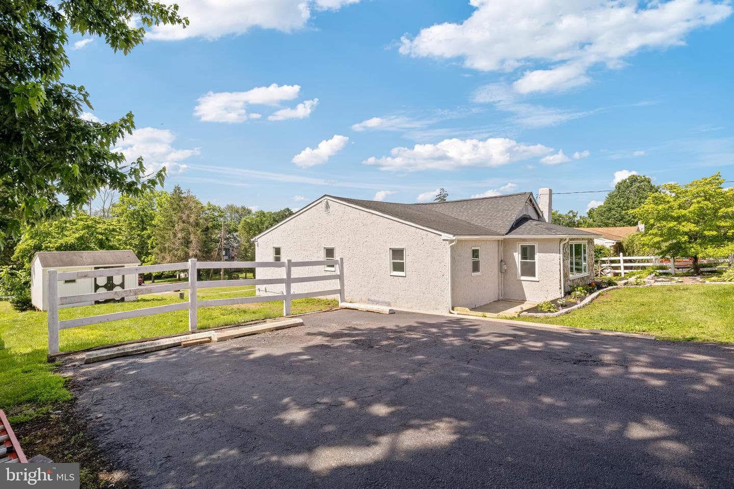 15 Henry Avenue photo 27