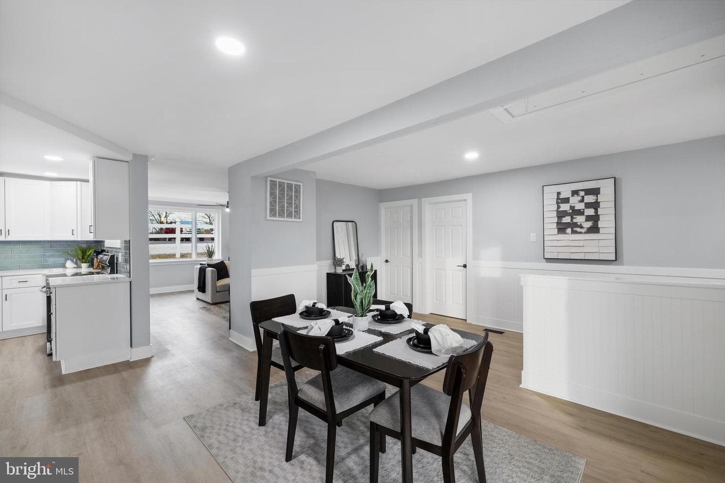 15 Henry Avenue photo 4