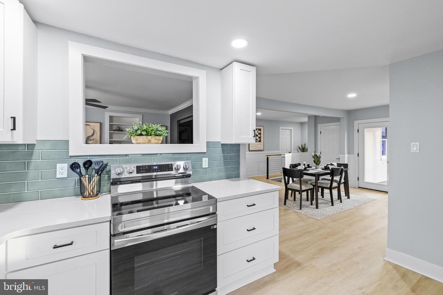 15 Henry Avenue photo 6