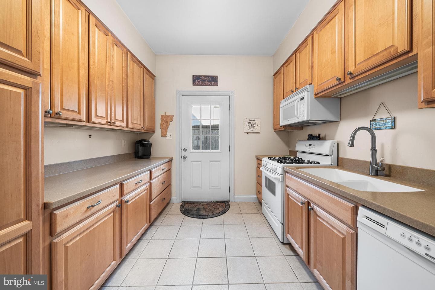 237 N Essex Avenue photo 7