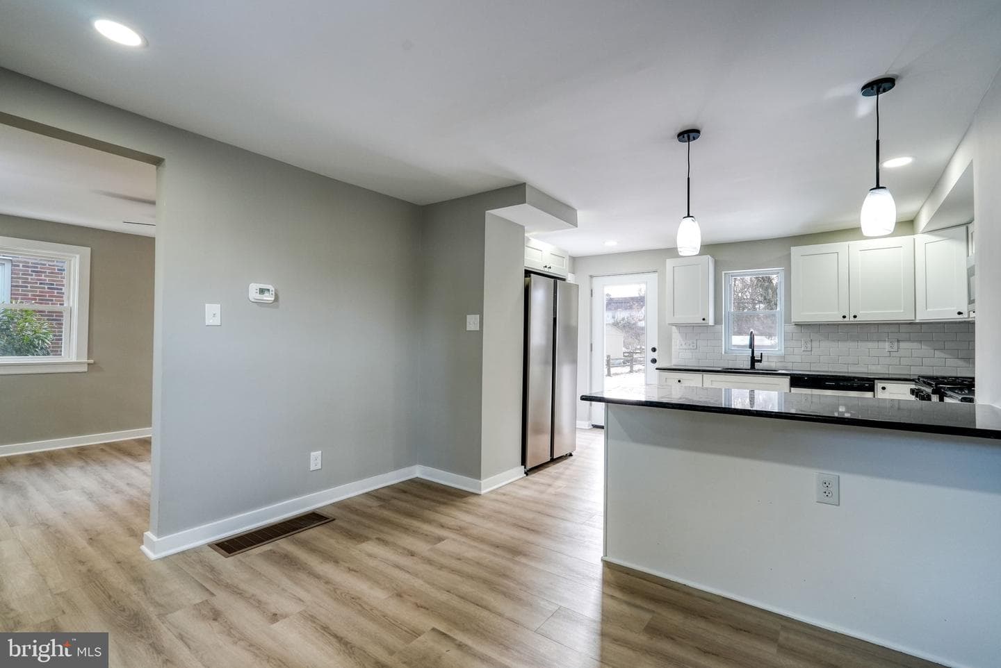627 Argyle Avenue photo 21