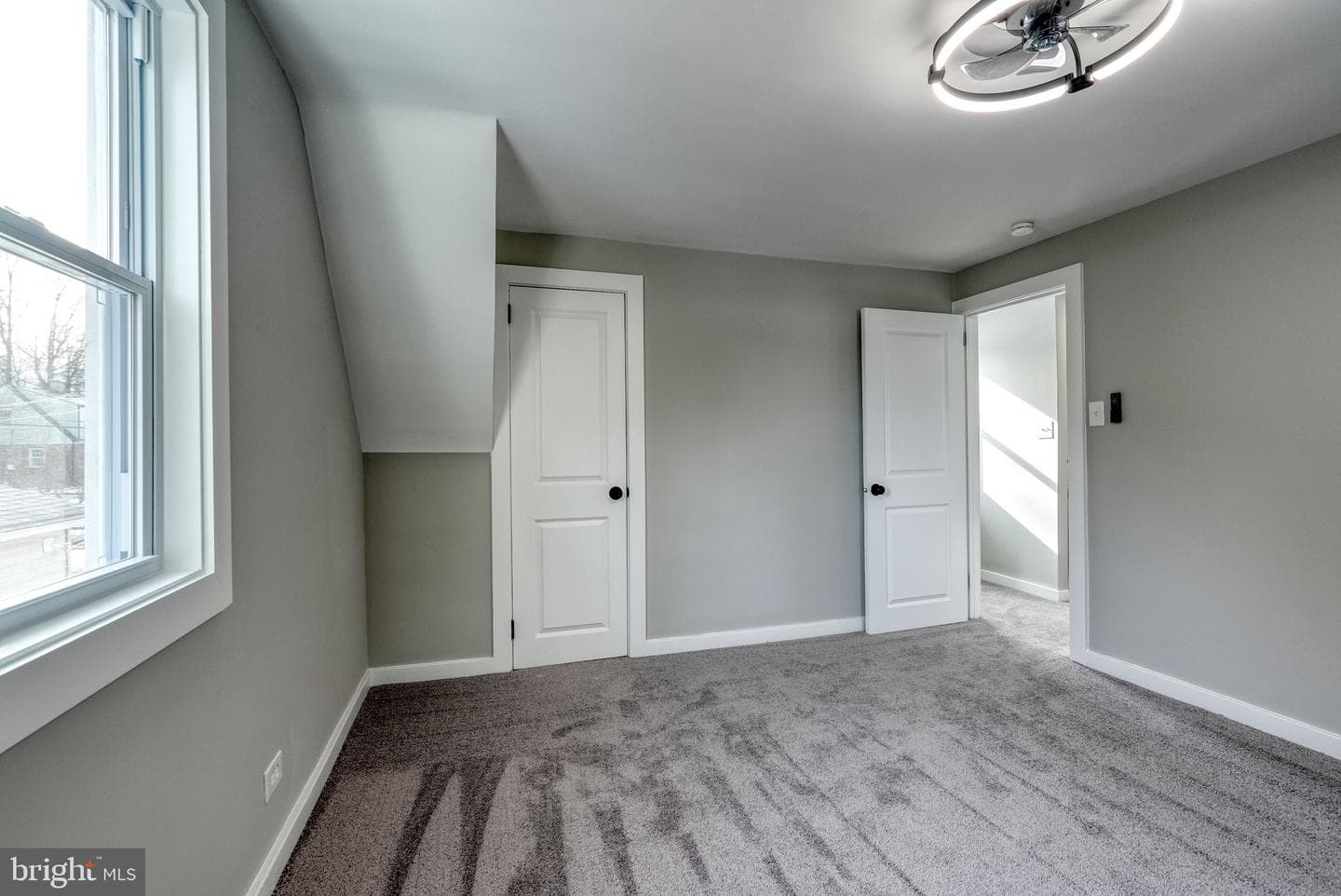 627 Argyle Avenue photo 24