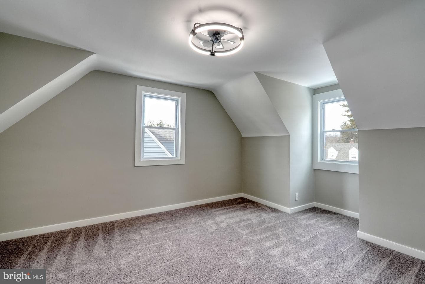 627 Argyle Avenue photo 30