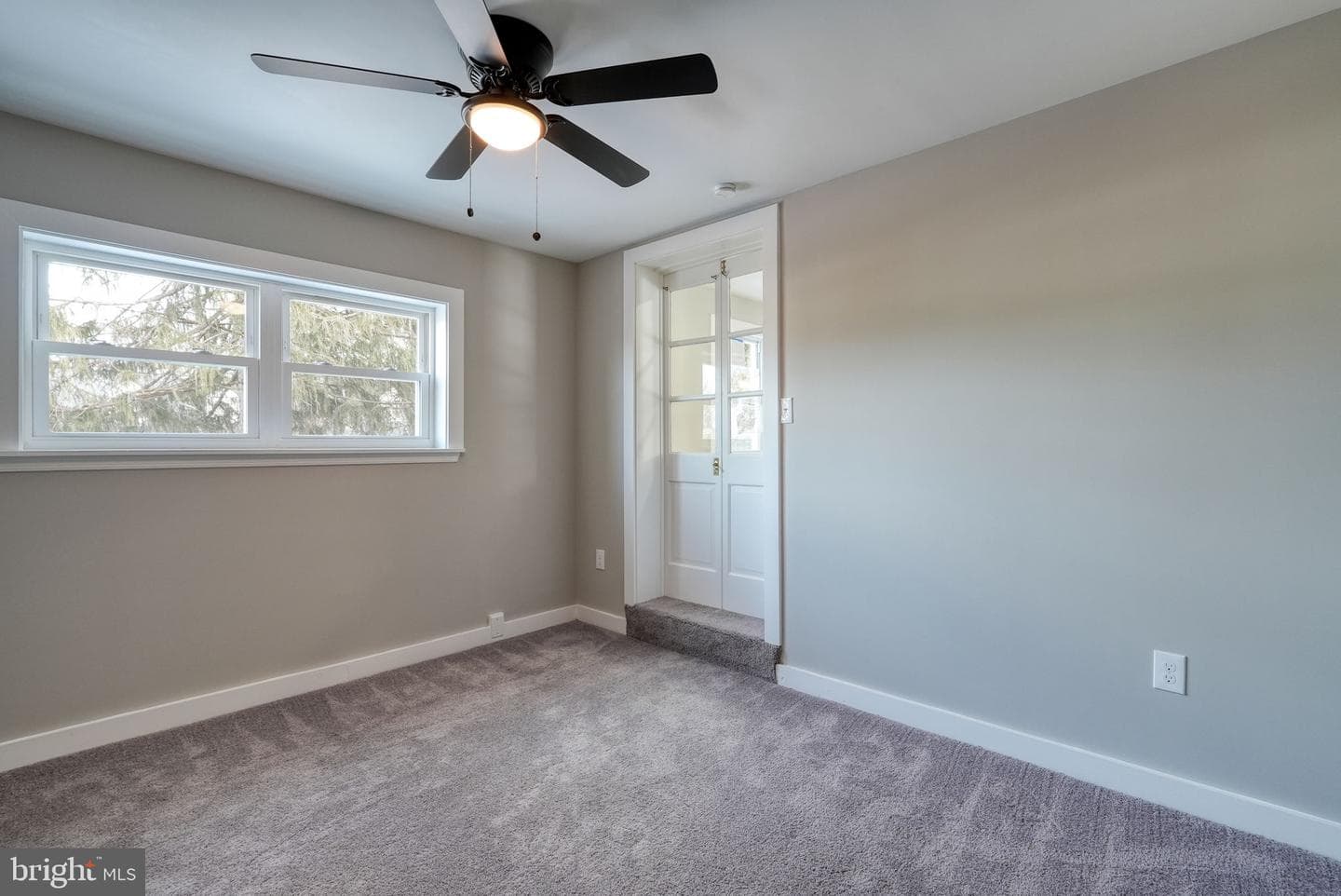 627 Argyle Avenue photo 40