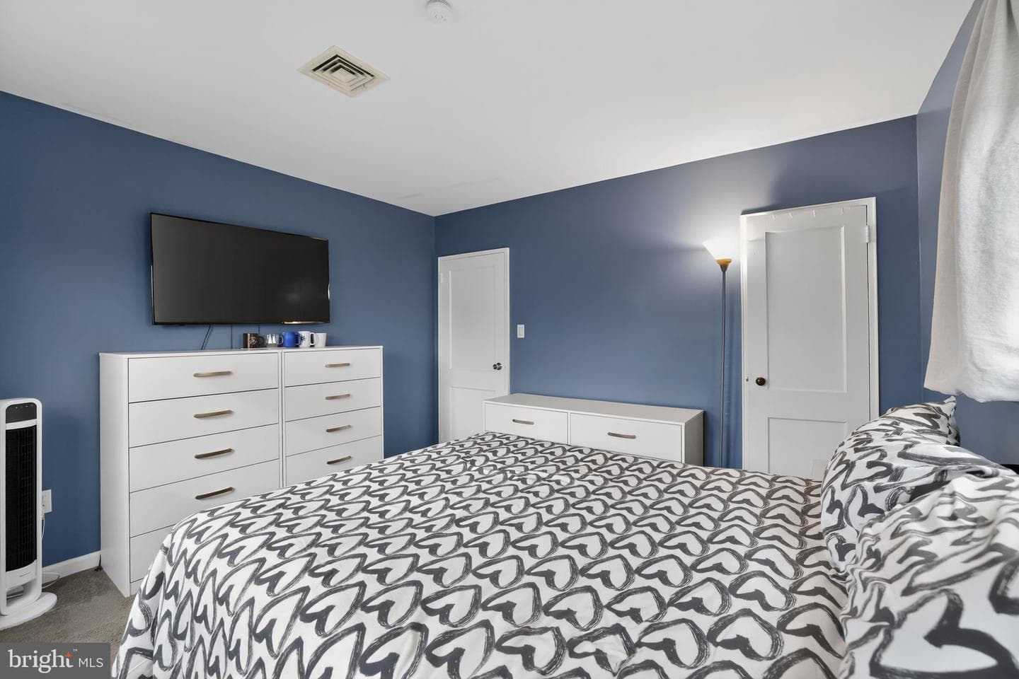 313 W Walnut Street photo 14