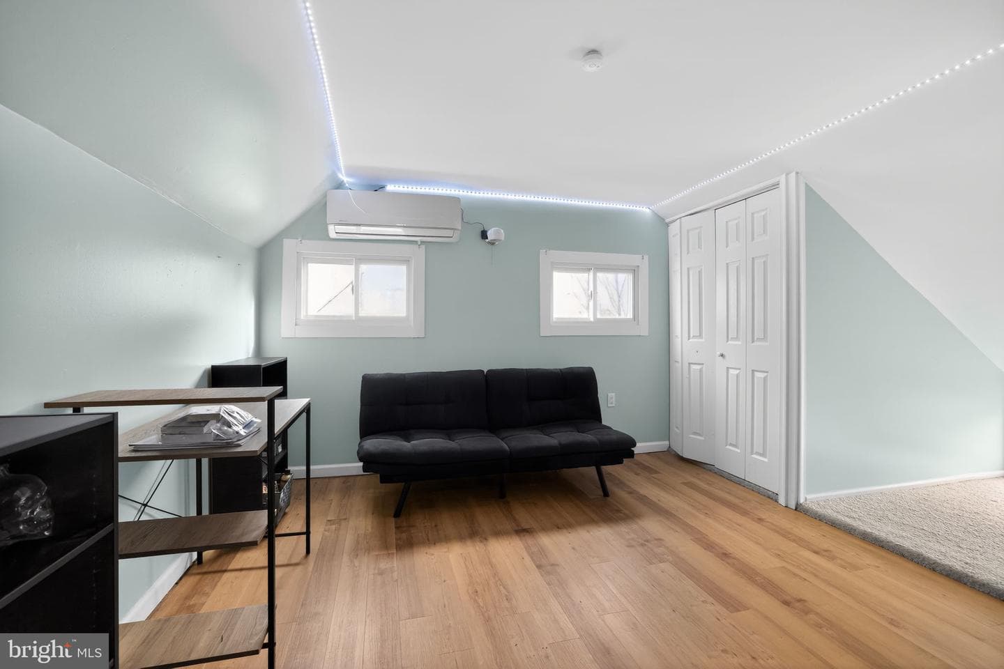 313 W Walnut Street photo 19