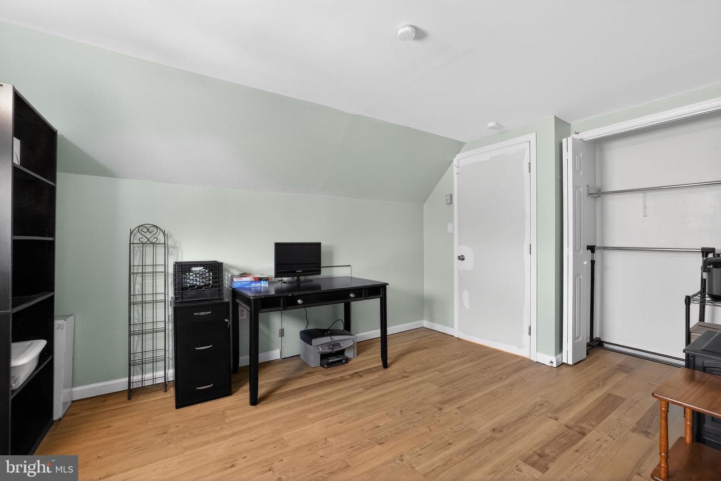 313 W Walnut Street photo 20