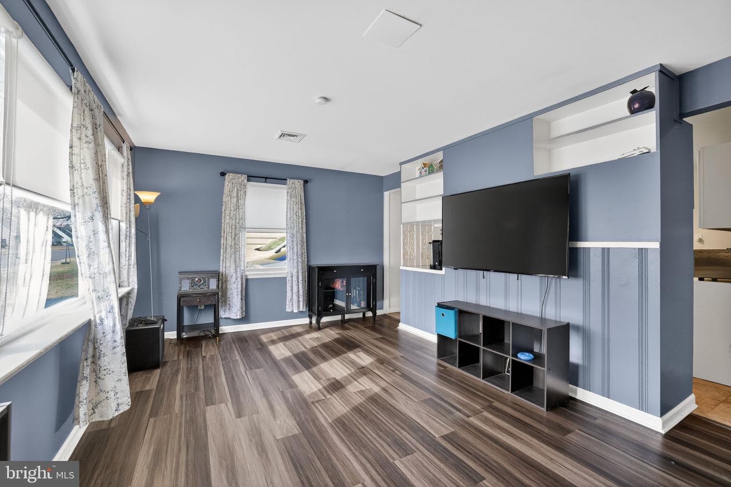 313 W Walnut Street photo 6