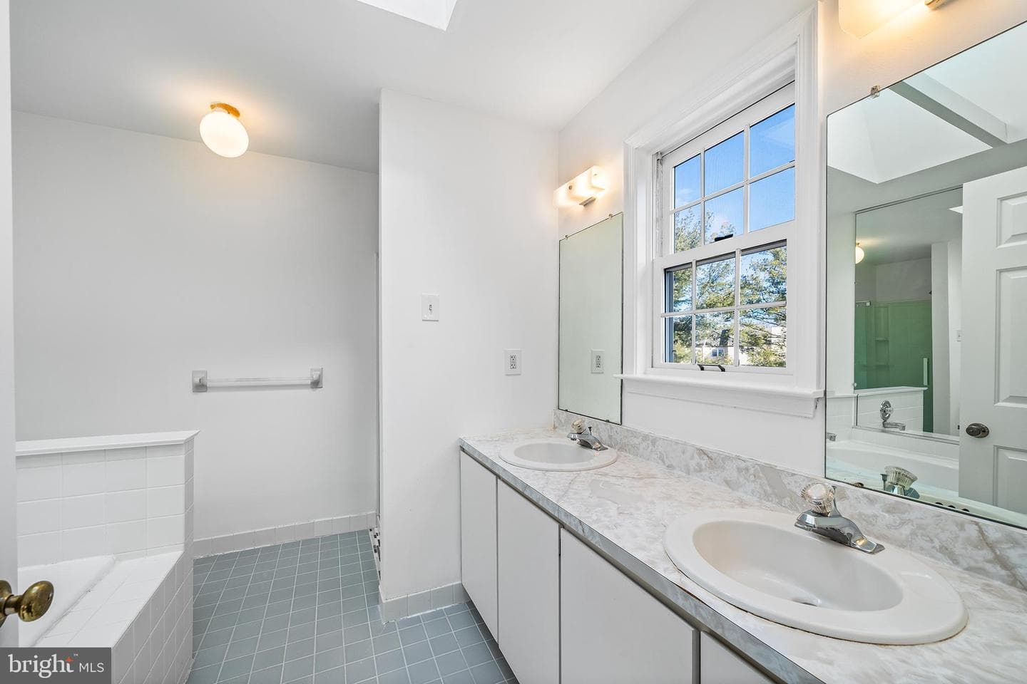 1511 Isaacs Court photo 23