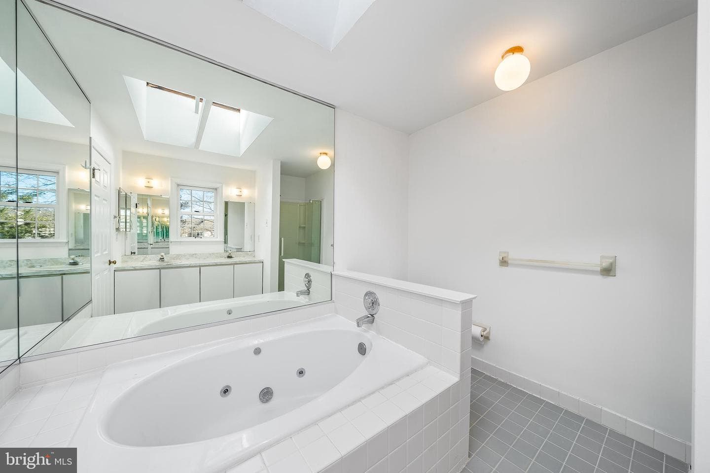 1511 Isaacs Court photo 24