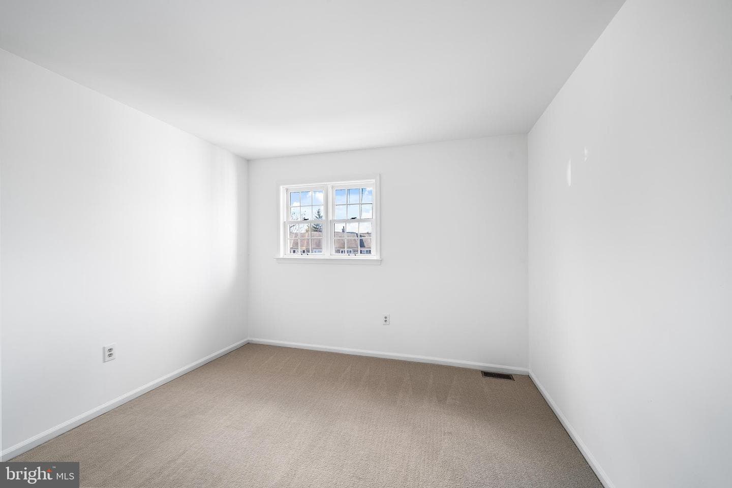 1511 Isaacs Court photo 26