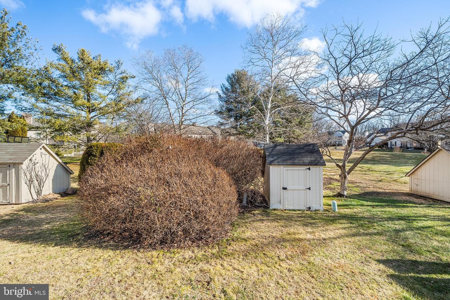 1511 Isaacs Court photo 32