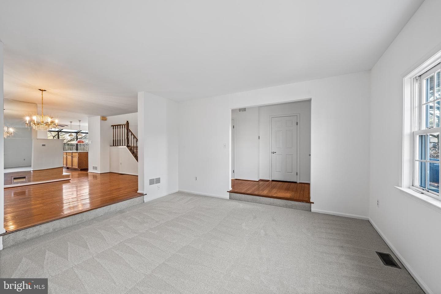 1511 Isaacs Court photo 5