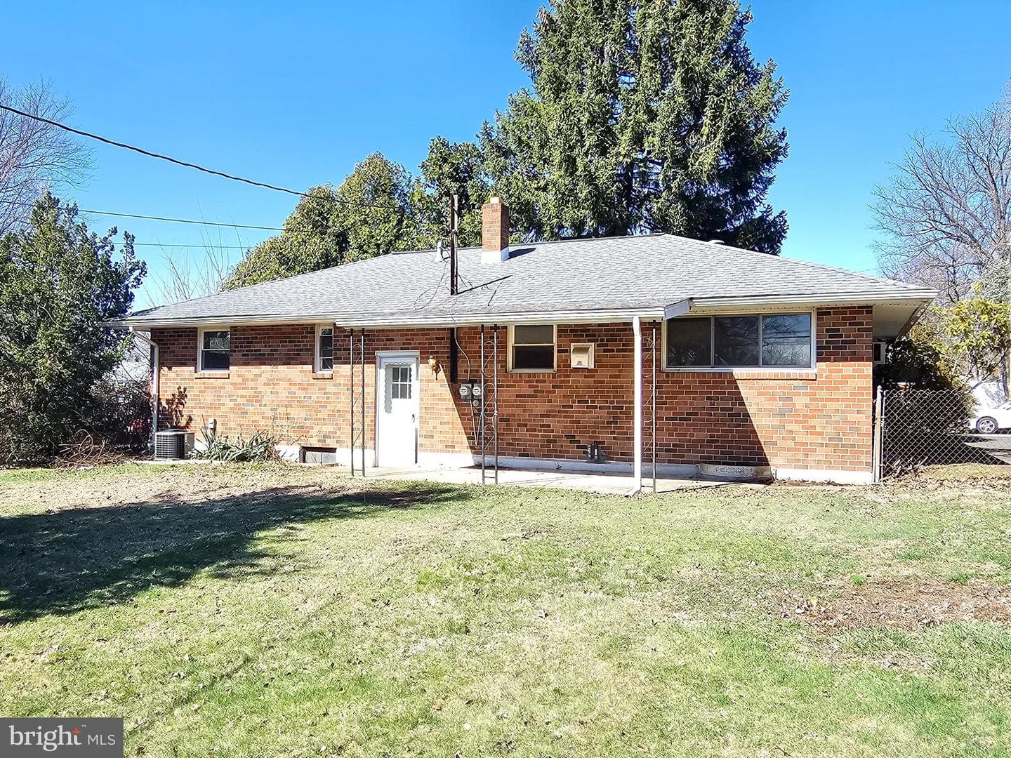 190 Hoover photo 16