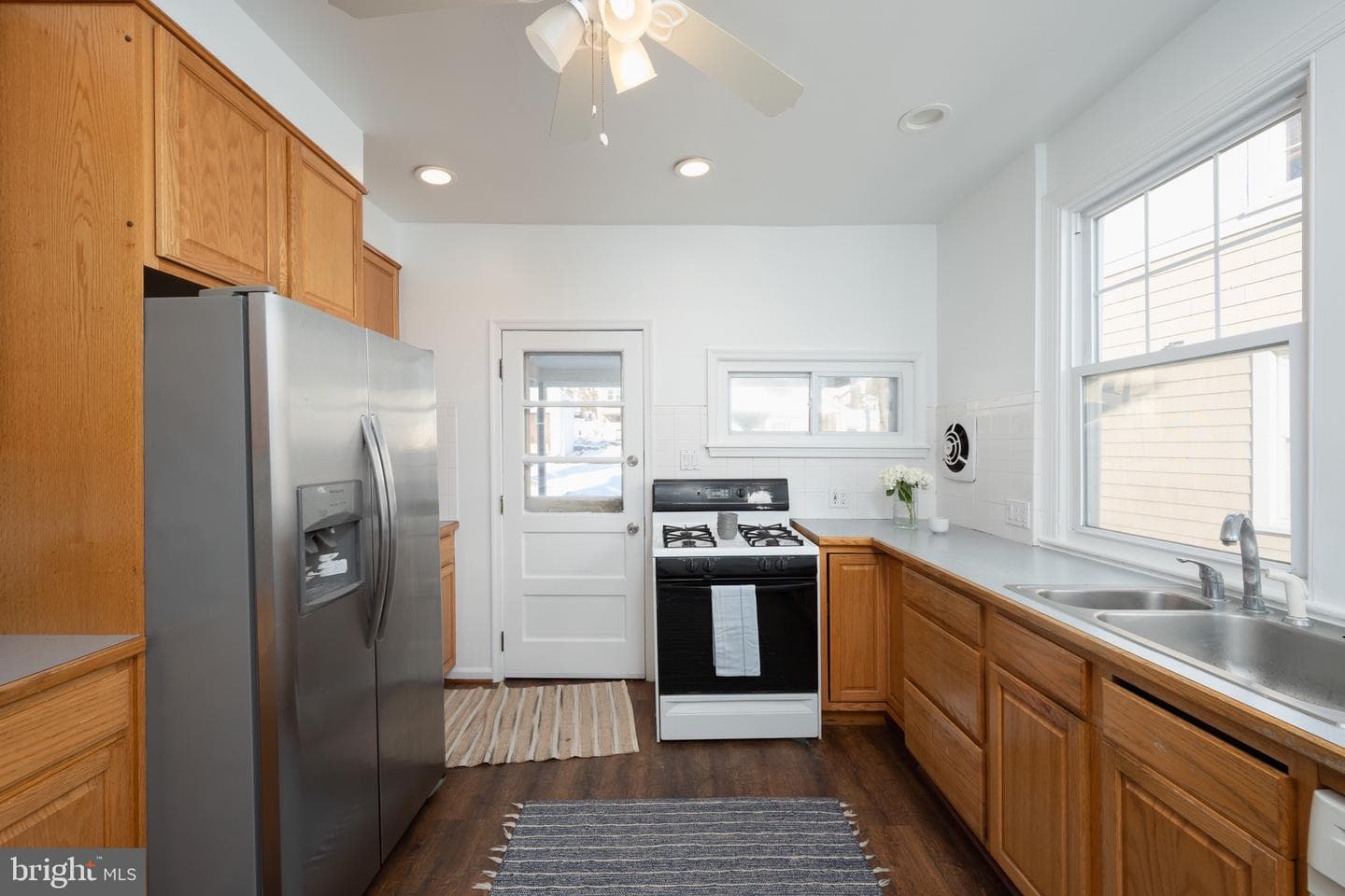 2423 Jenkintown Road photo 10