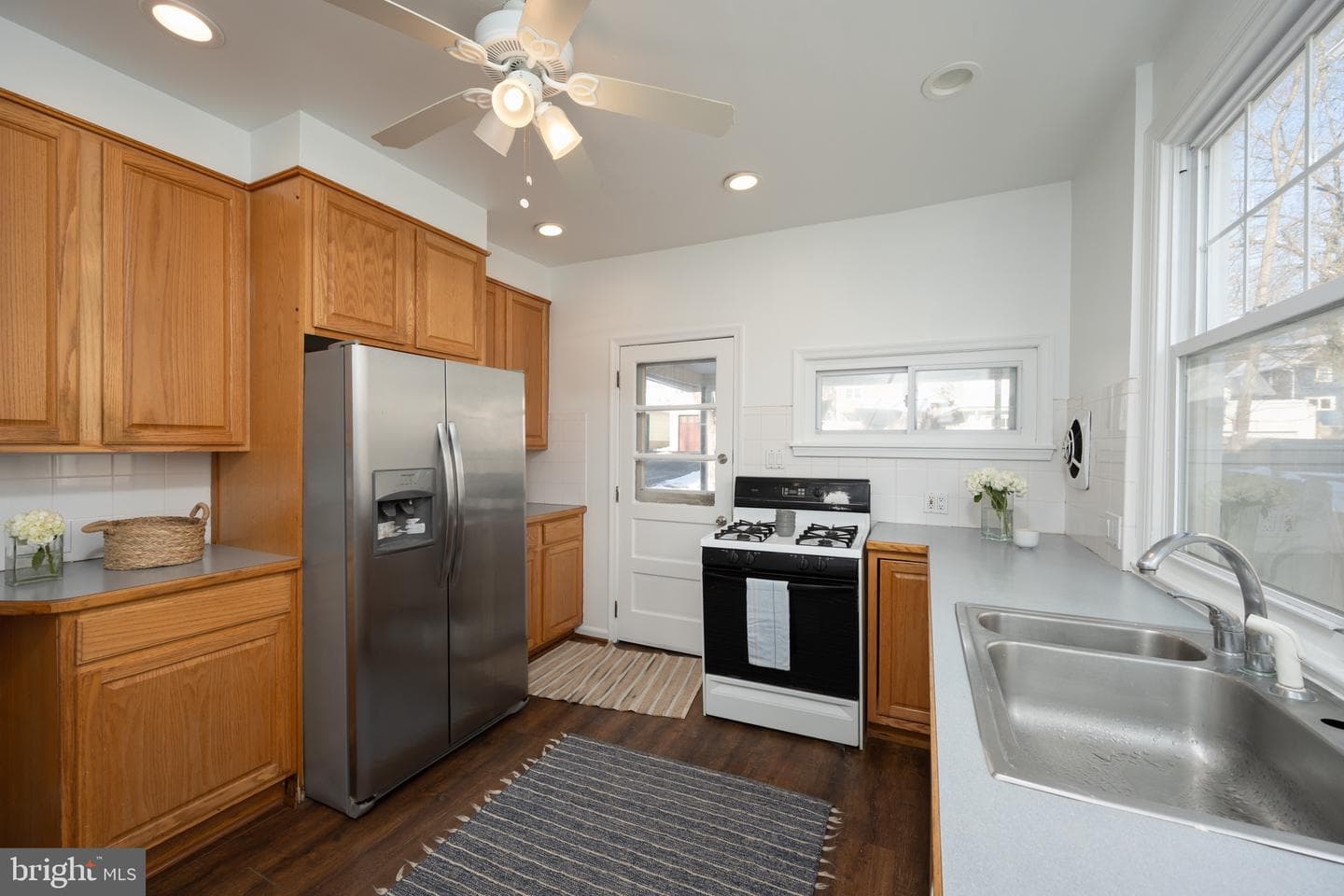 2423 Jenkintown Road photo 13