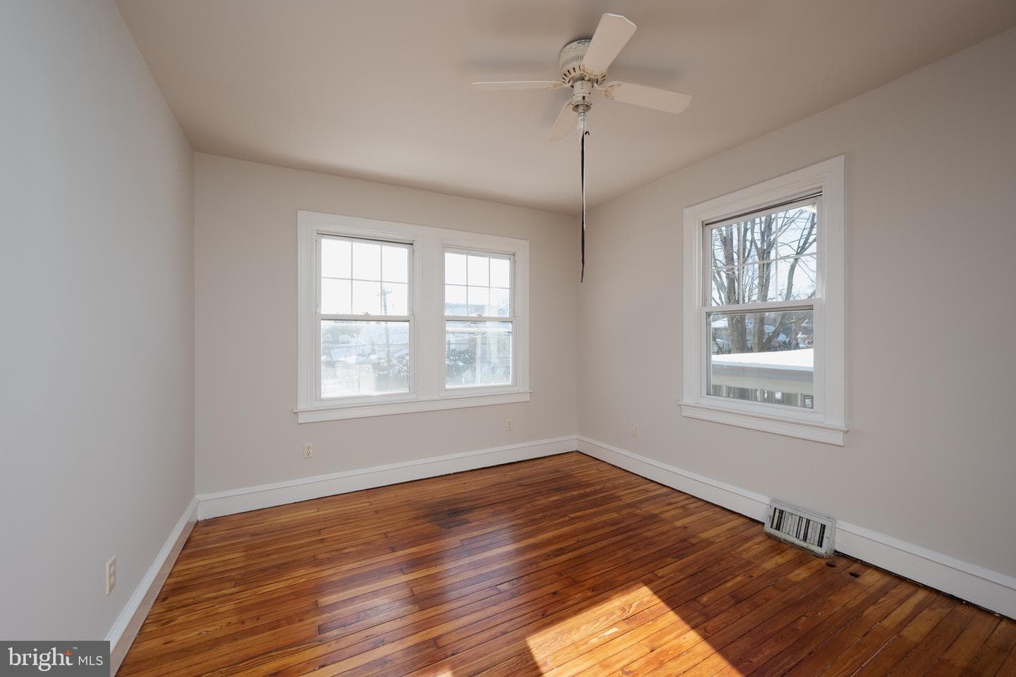 2423 Jenkintown Road photo 14