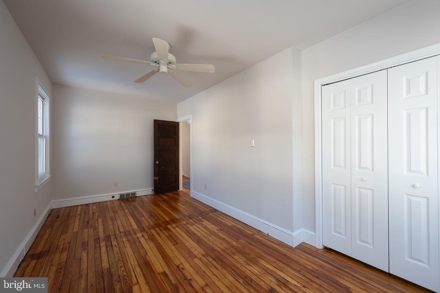 2423 Jenkintown Road photo 22