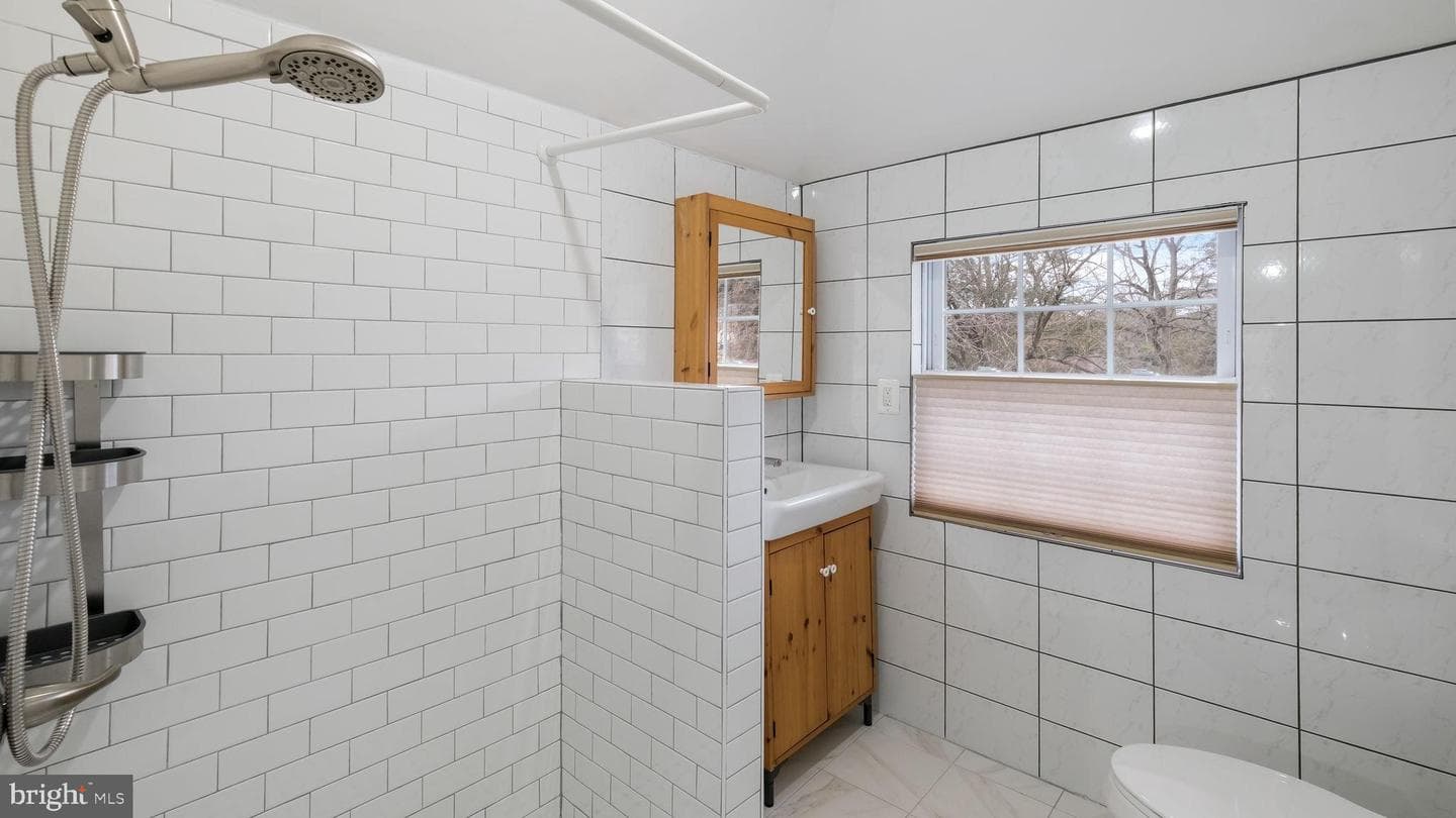 459 S Gulph Road photo 28