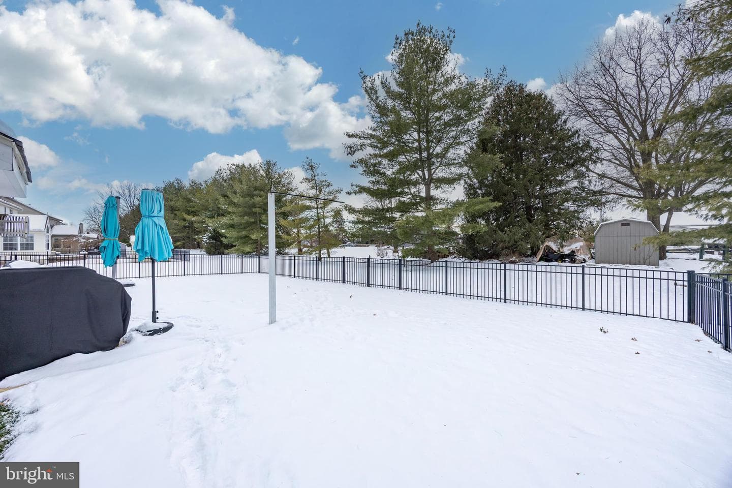 66 King Way photo 30