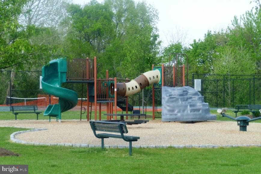 66 King Way photo 37