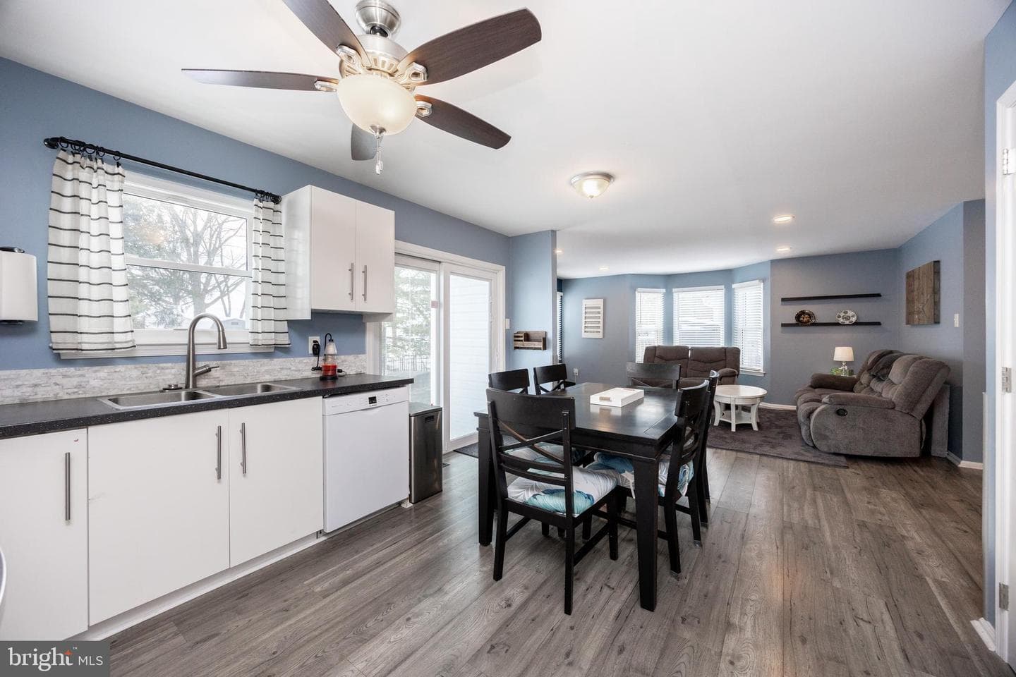 66 King Way photo 9