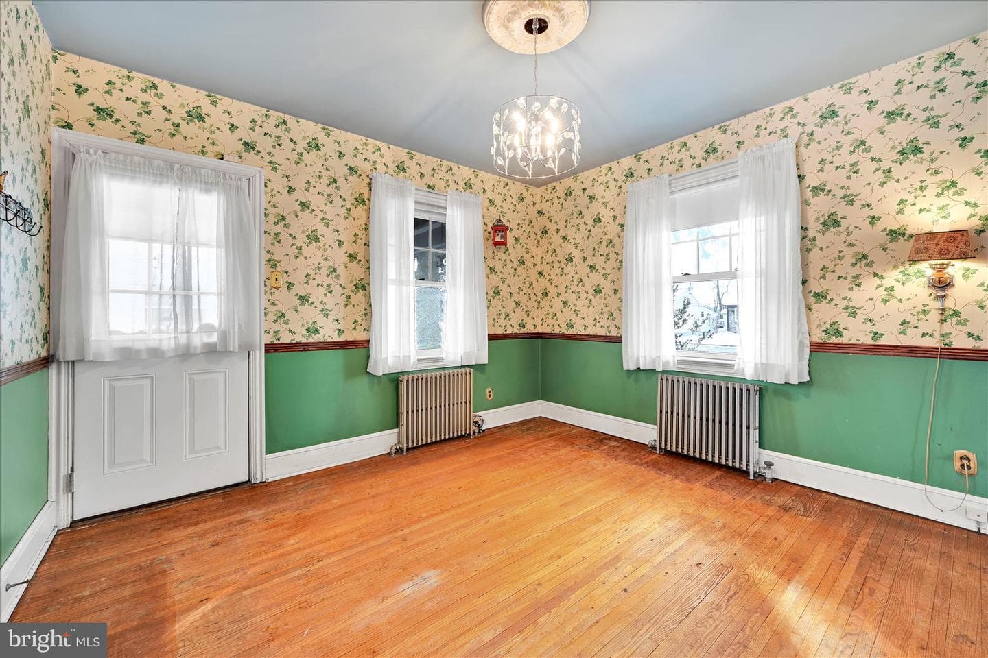 227 W King Street photo 10