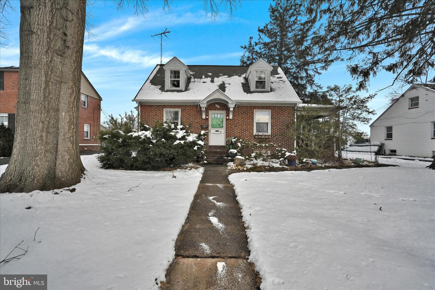 227 W King Street photo 2