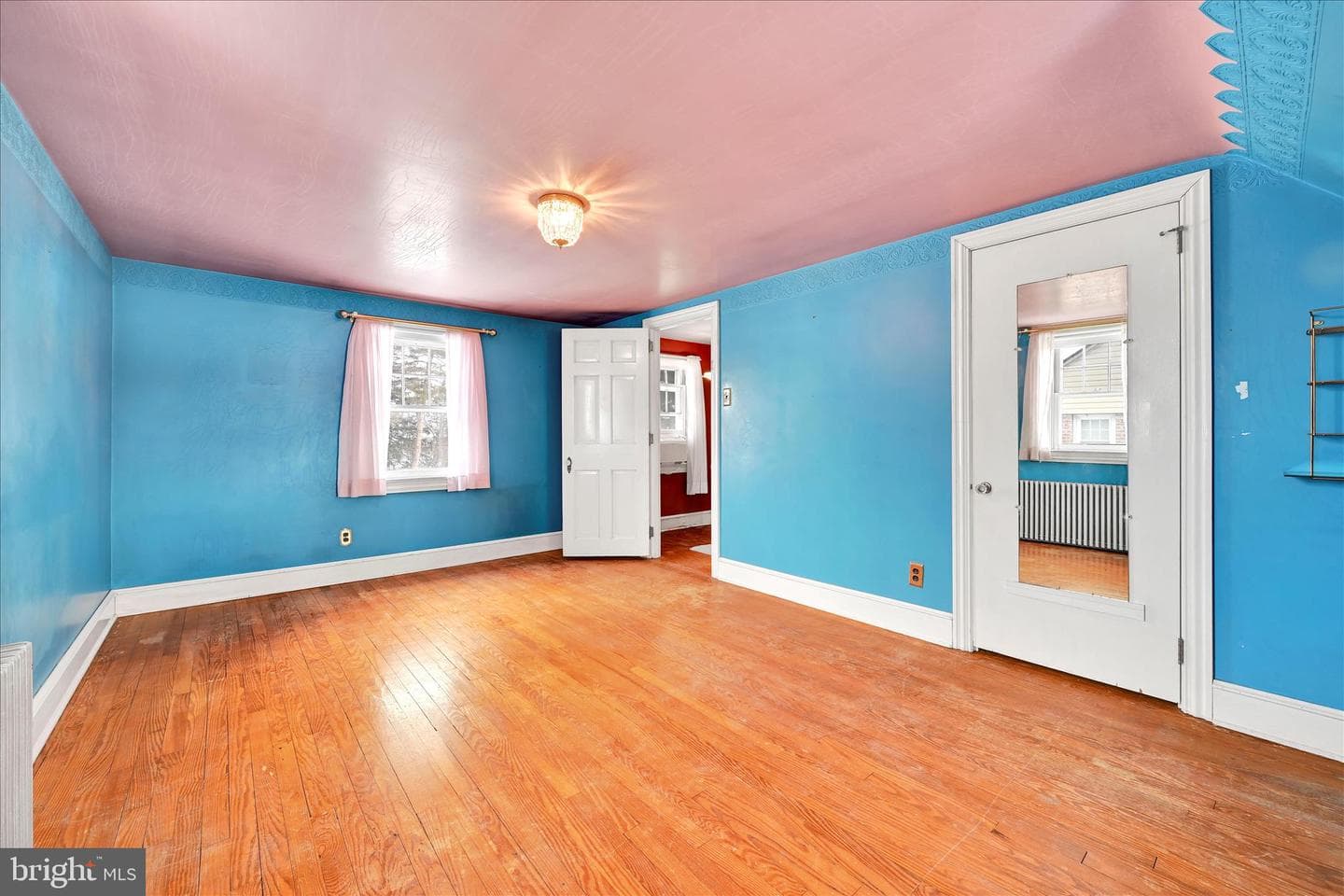 227 W King Street photo 20