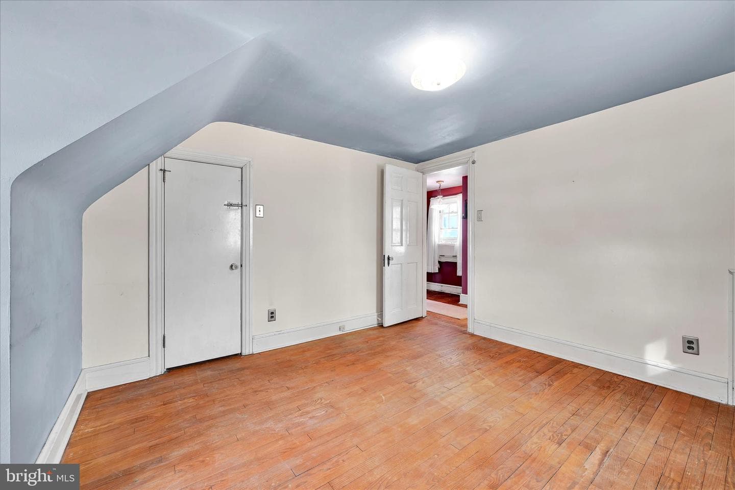 227 W King Street photo 23