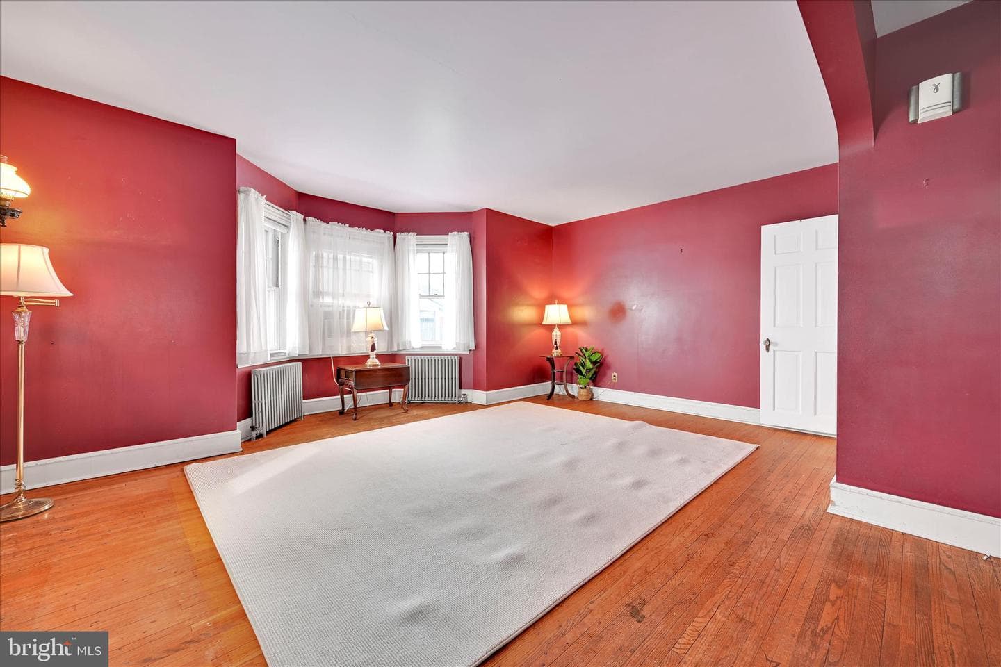 227 W King Street photo 6