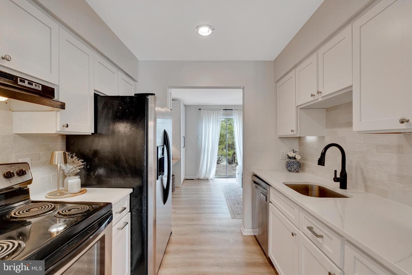 201 Stratford Court photo 11