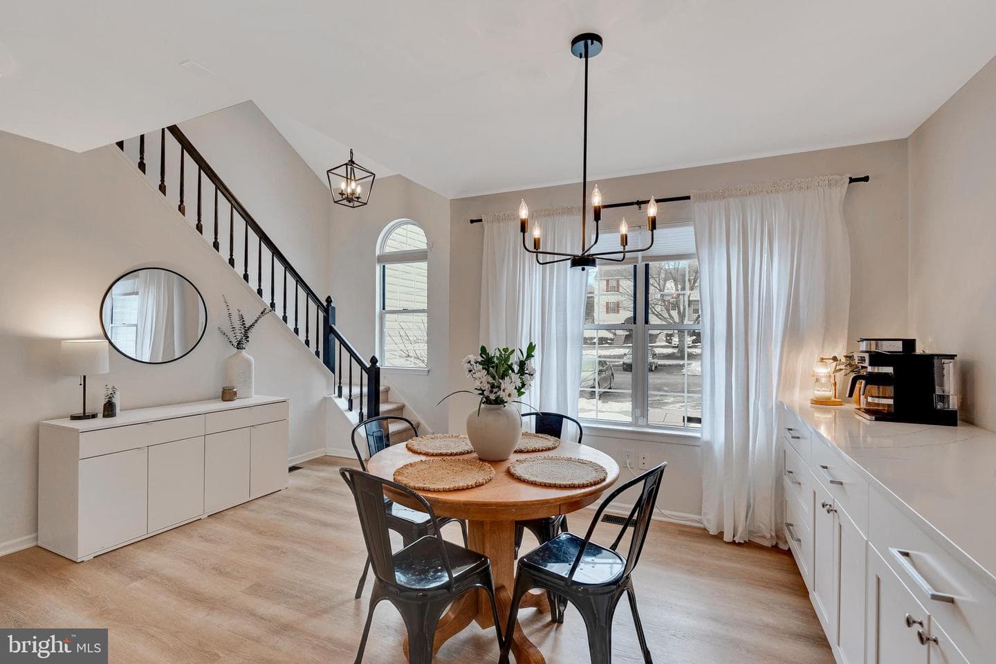 201 Stratford Court photo 3
