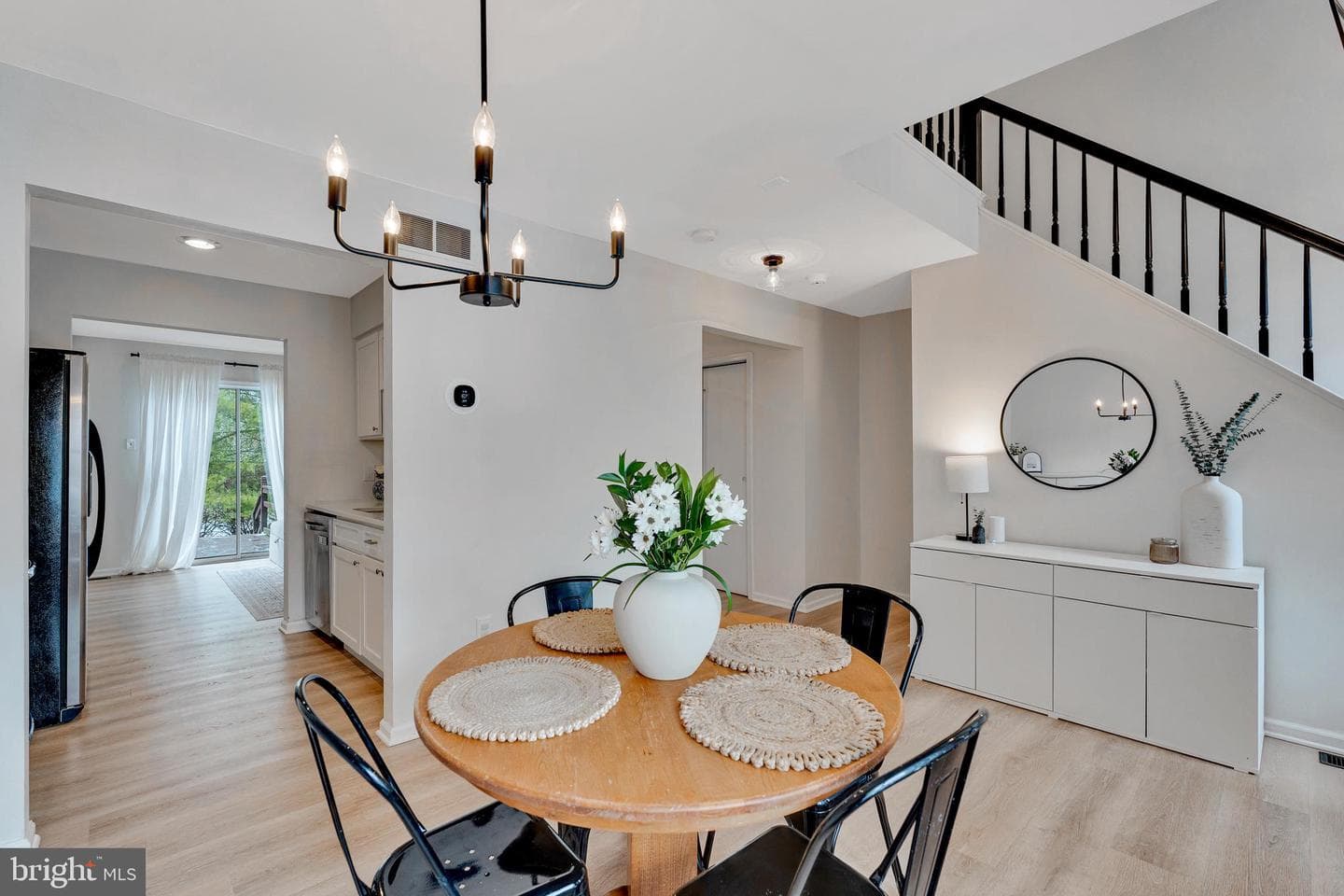 201 Stratford Court photo 6