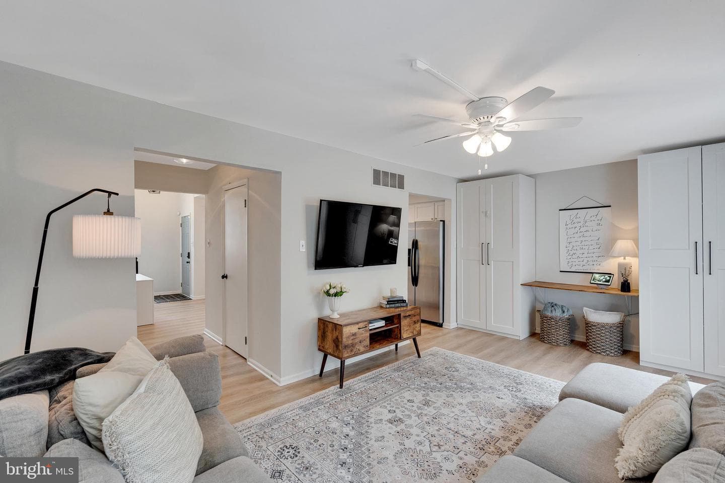 201 Stratford Court photo 8