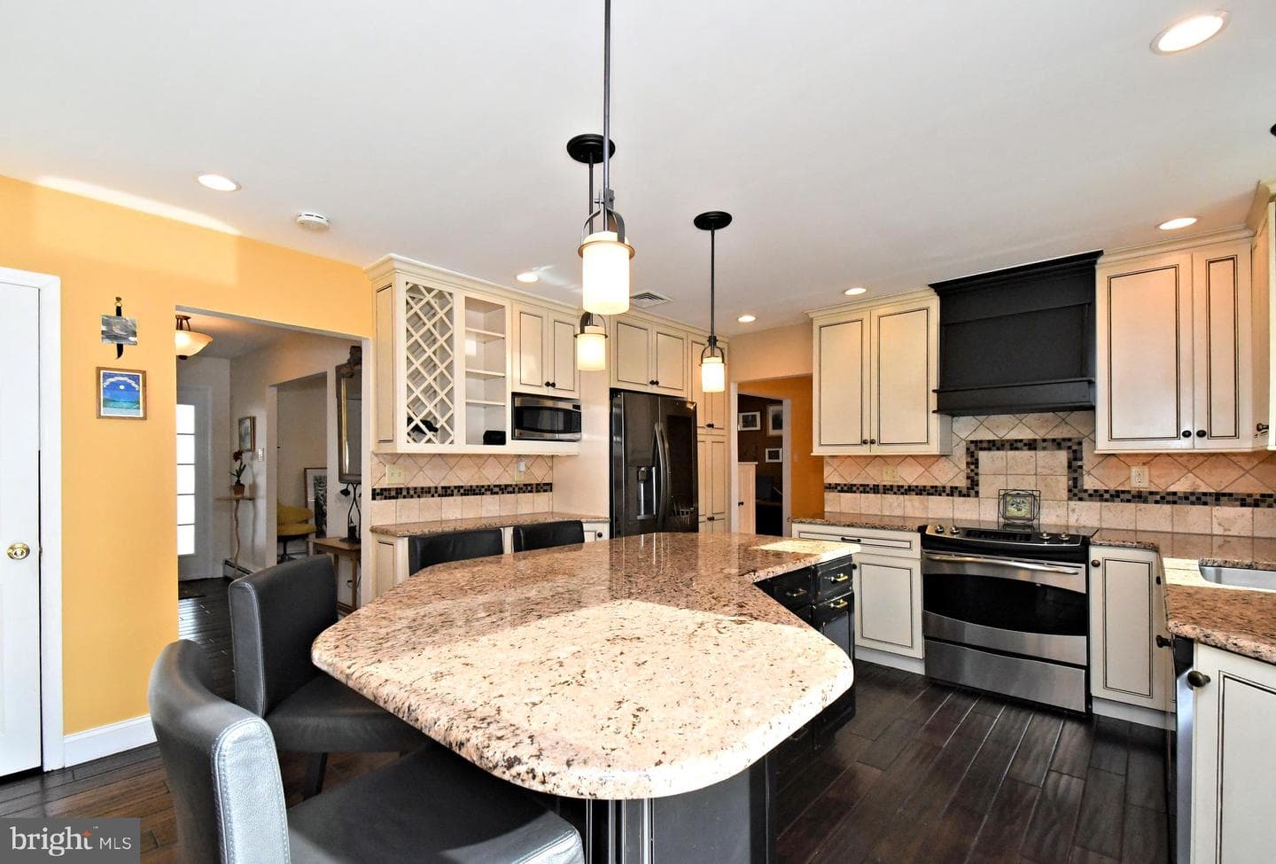 555 Saratoga Road photo 11