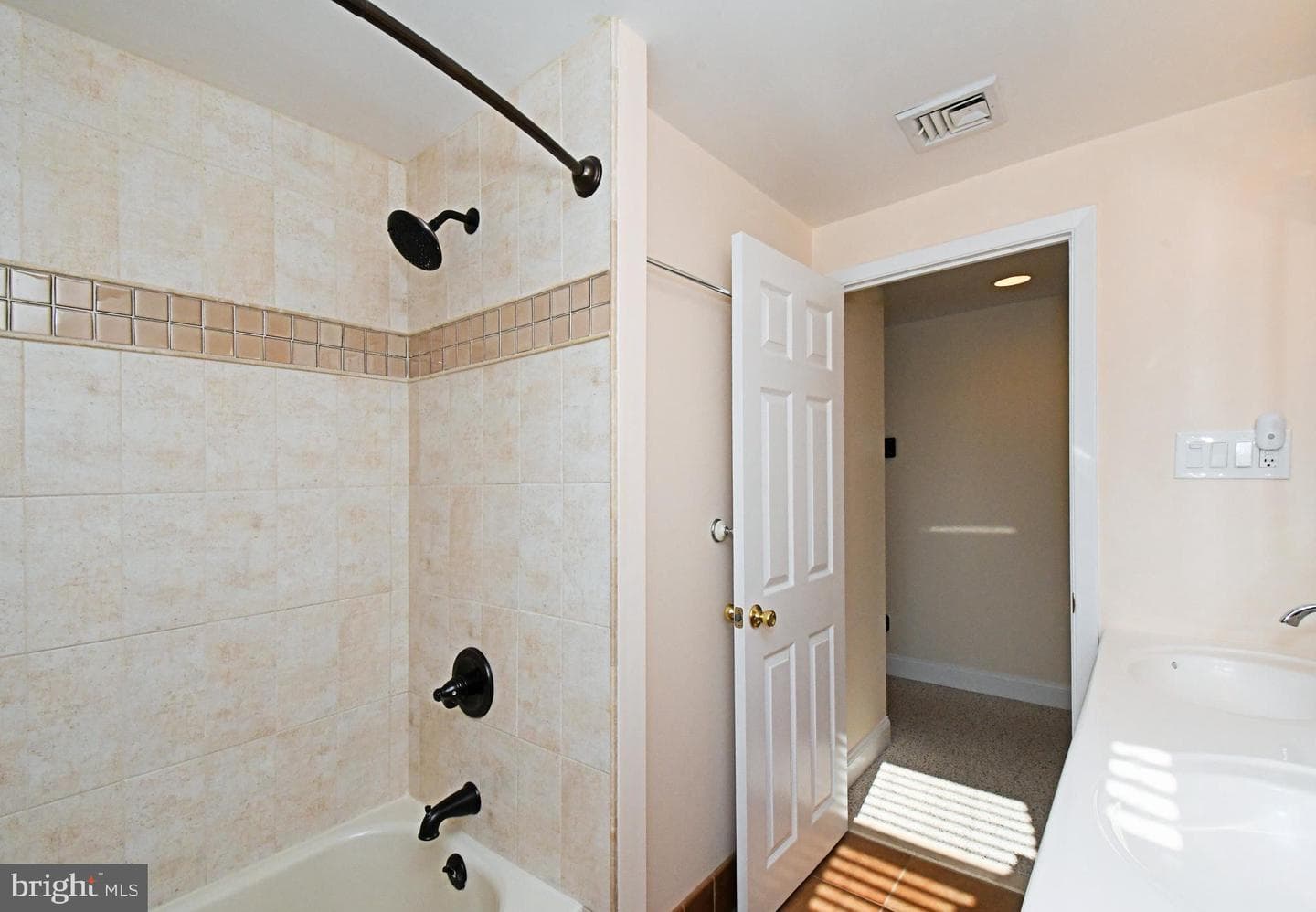 555 Saratoga Road photo 27