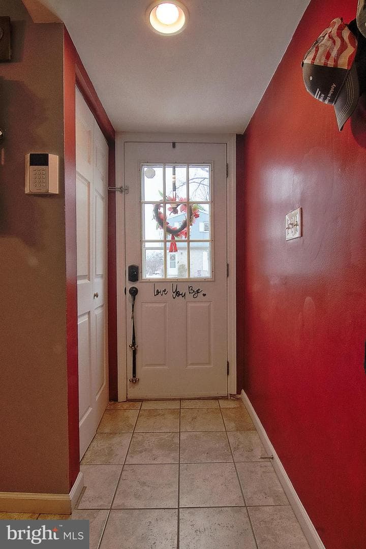 523 Village Lane photo 2
